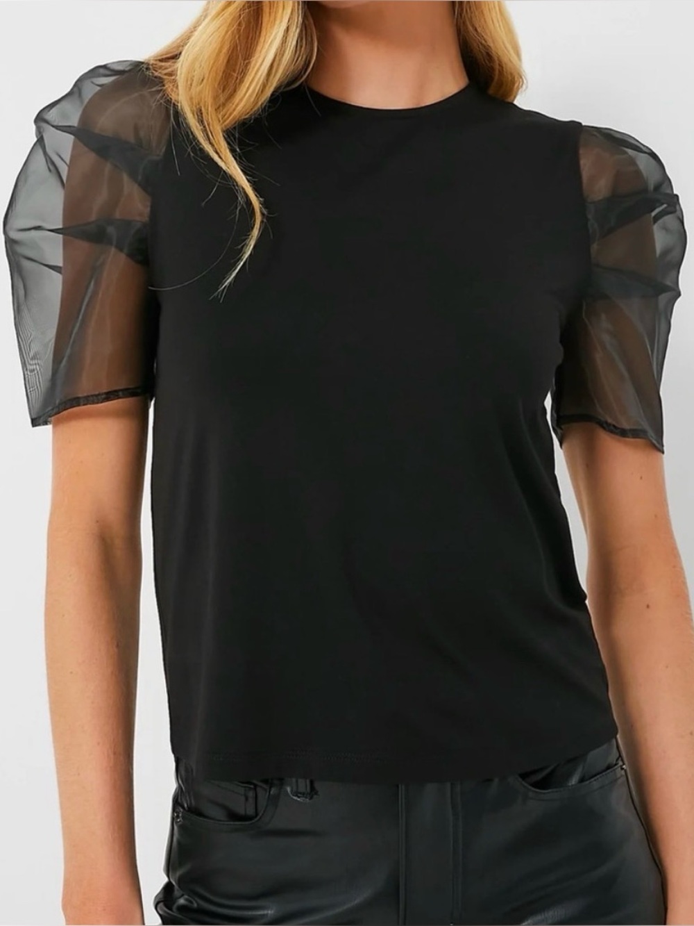 NWOT Tuckernuck
HYACINTH HOUSE
Black Tulle Sleeve Darby Blouse L